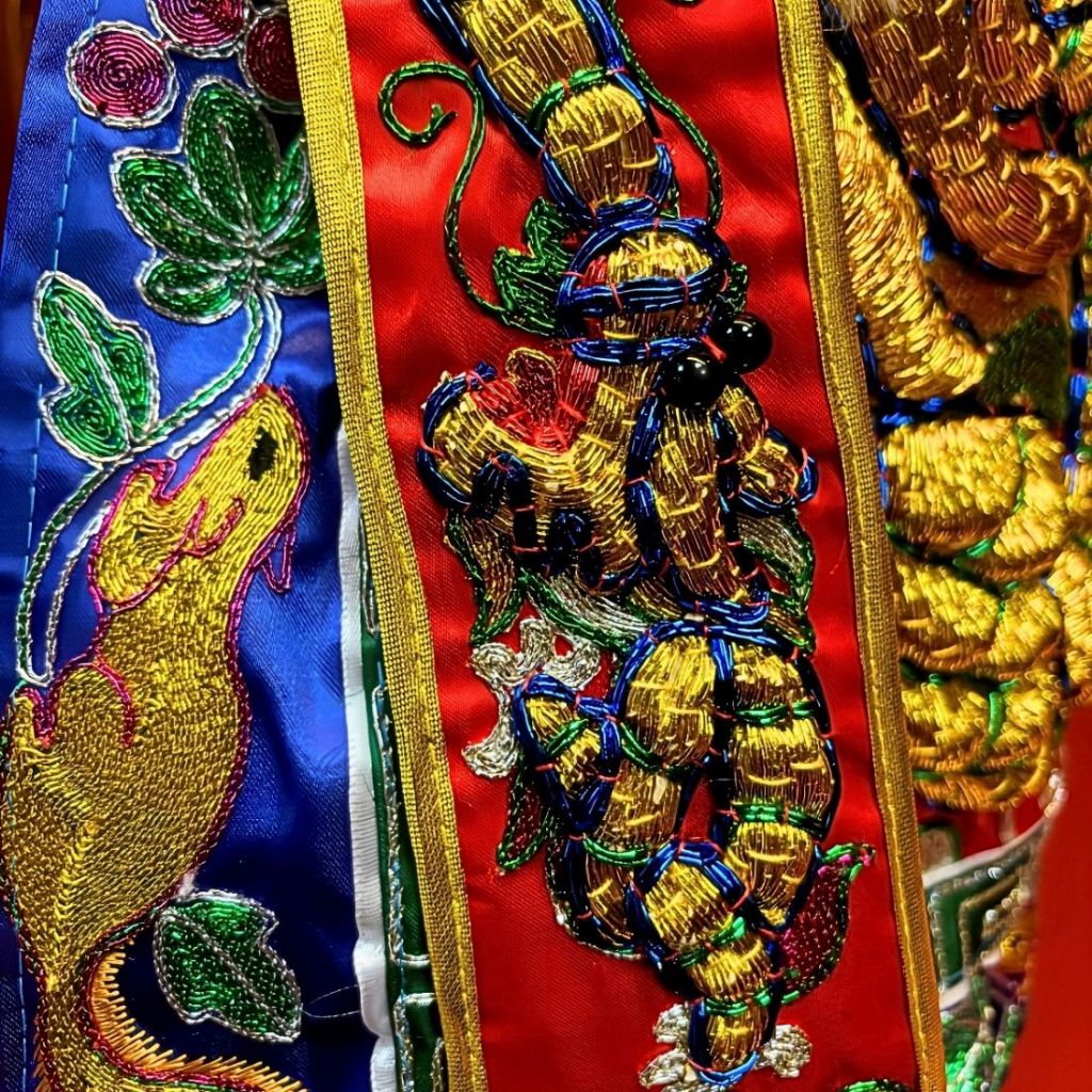 【樹林歡喜緣佛具】三角麟龍袍・紅底・金龍|神尊佛像衣・帽|神像服飾配件・宮廟佛堂用品|神桌・後貼|神尊・佛像|樹林實體店:圖片 8