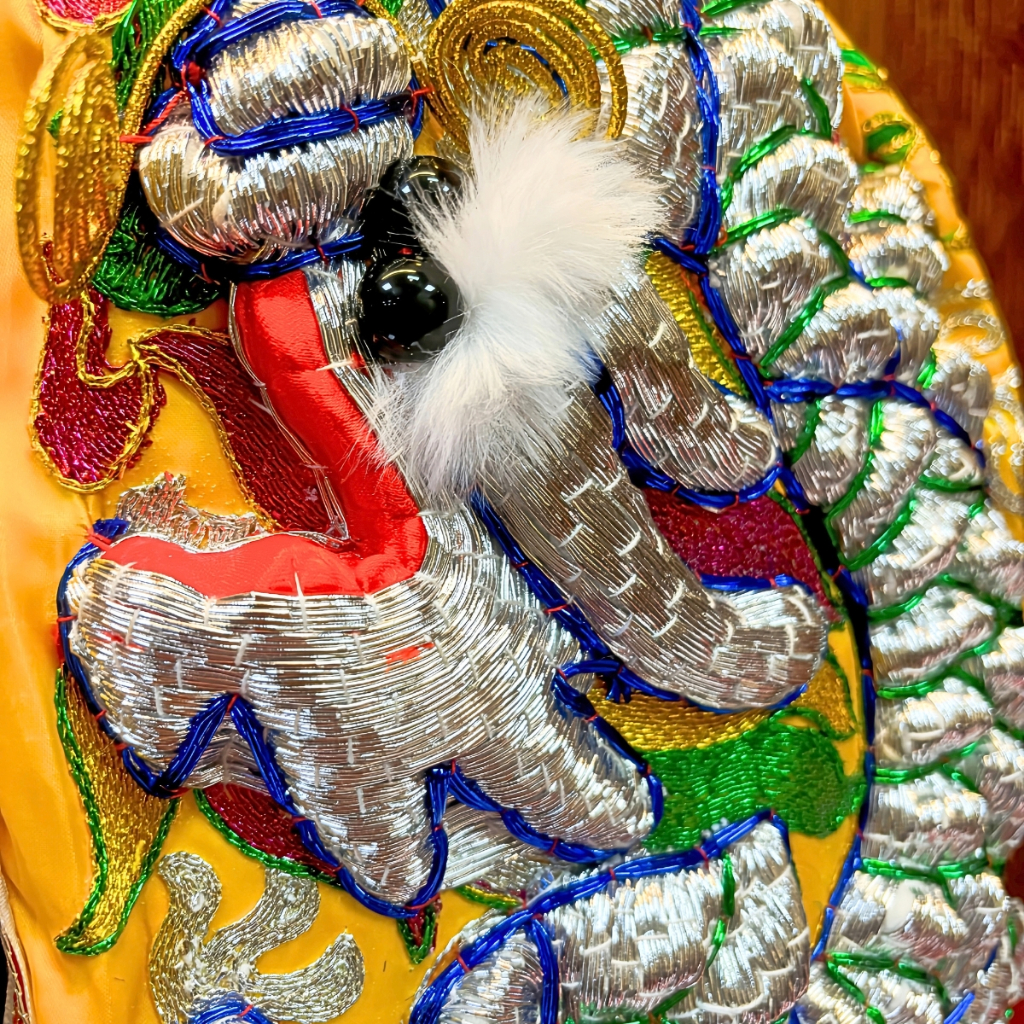 【樹林歡喜緣佛具】三角麟龍袍・黃底・銀龍|神尊佛像衣・帽|神像服飾配件・宮廟佛堂用品|神桌・後貼|神尊・佛像|樹林實體店:圖片 7